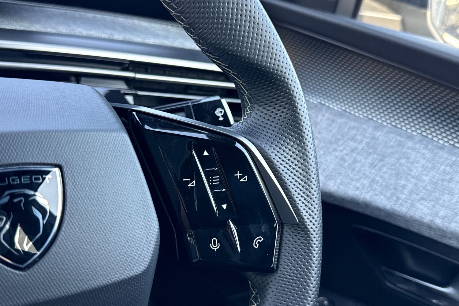 Used Peugeot 3008 2024 for sale - 77943702: Photo 37