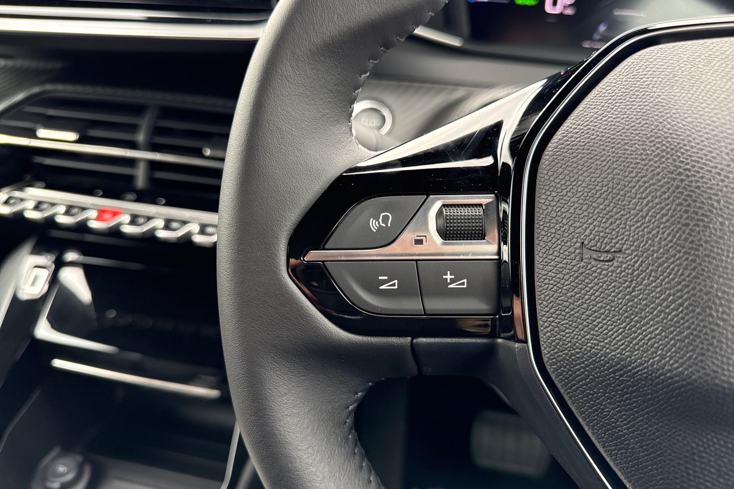 Used Peugeot E-2008 2026 for sale - 77820244: Photo 39