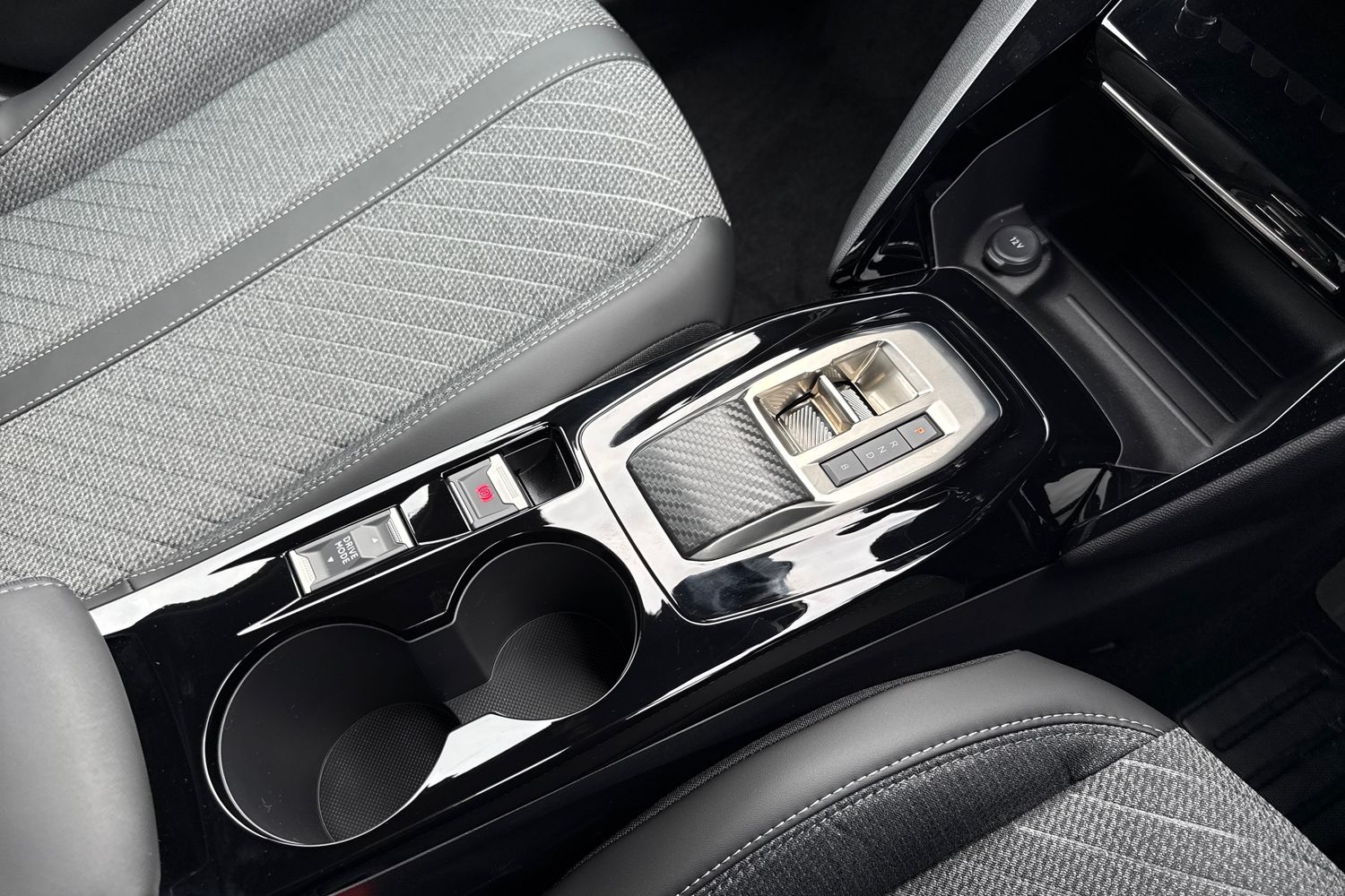 Used Peugeot E-2008 2026 for sale - 77820244: Photo 58