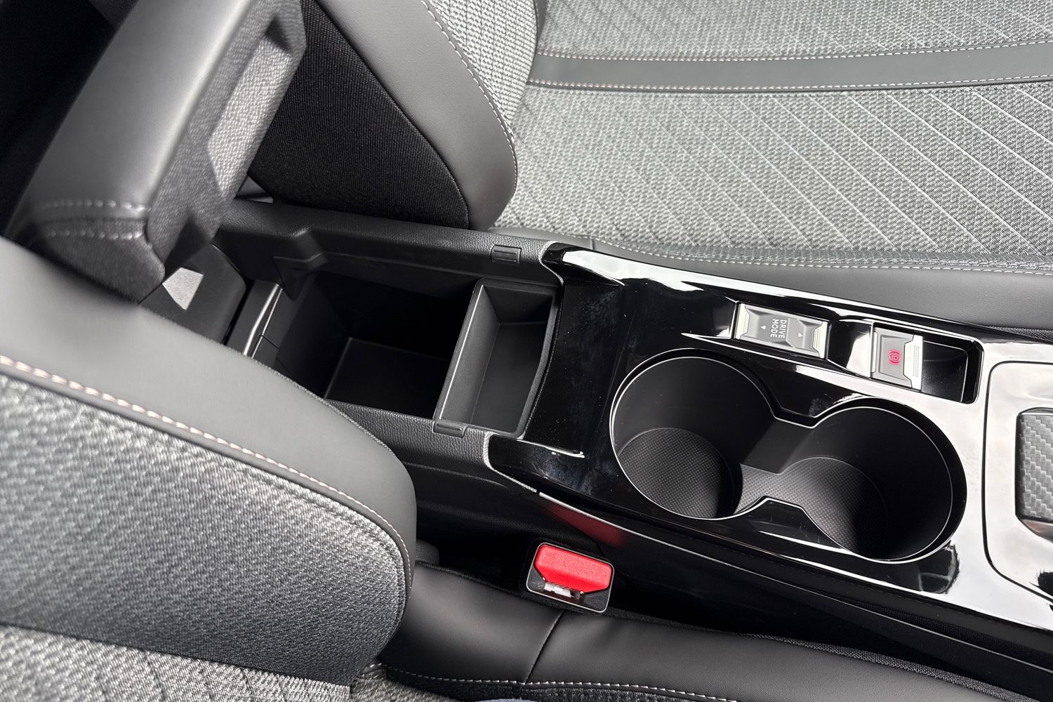 Used Peugeot E-2008 2026 for sale - 77820244: Photo 60