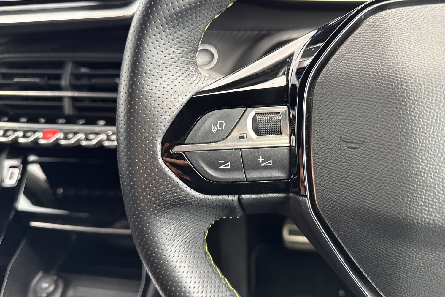 Used Peugeot 2008 2022 for sale - 76553478: Photo 38