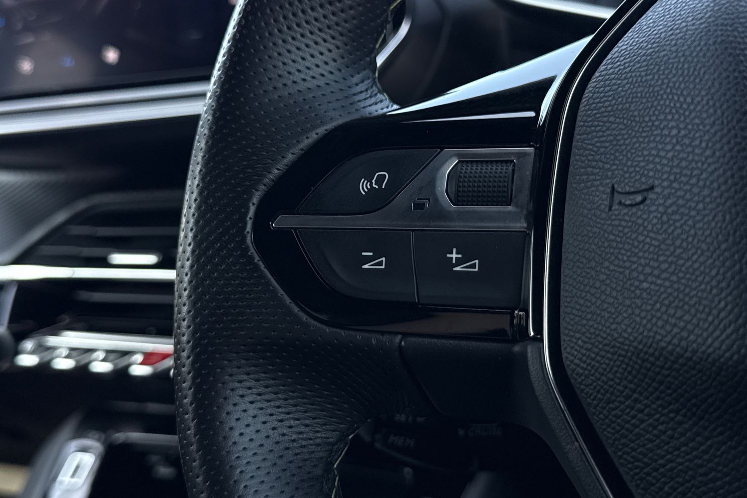 Used Peugeot 2008 2024 for sale - 78168496: Photo 33