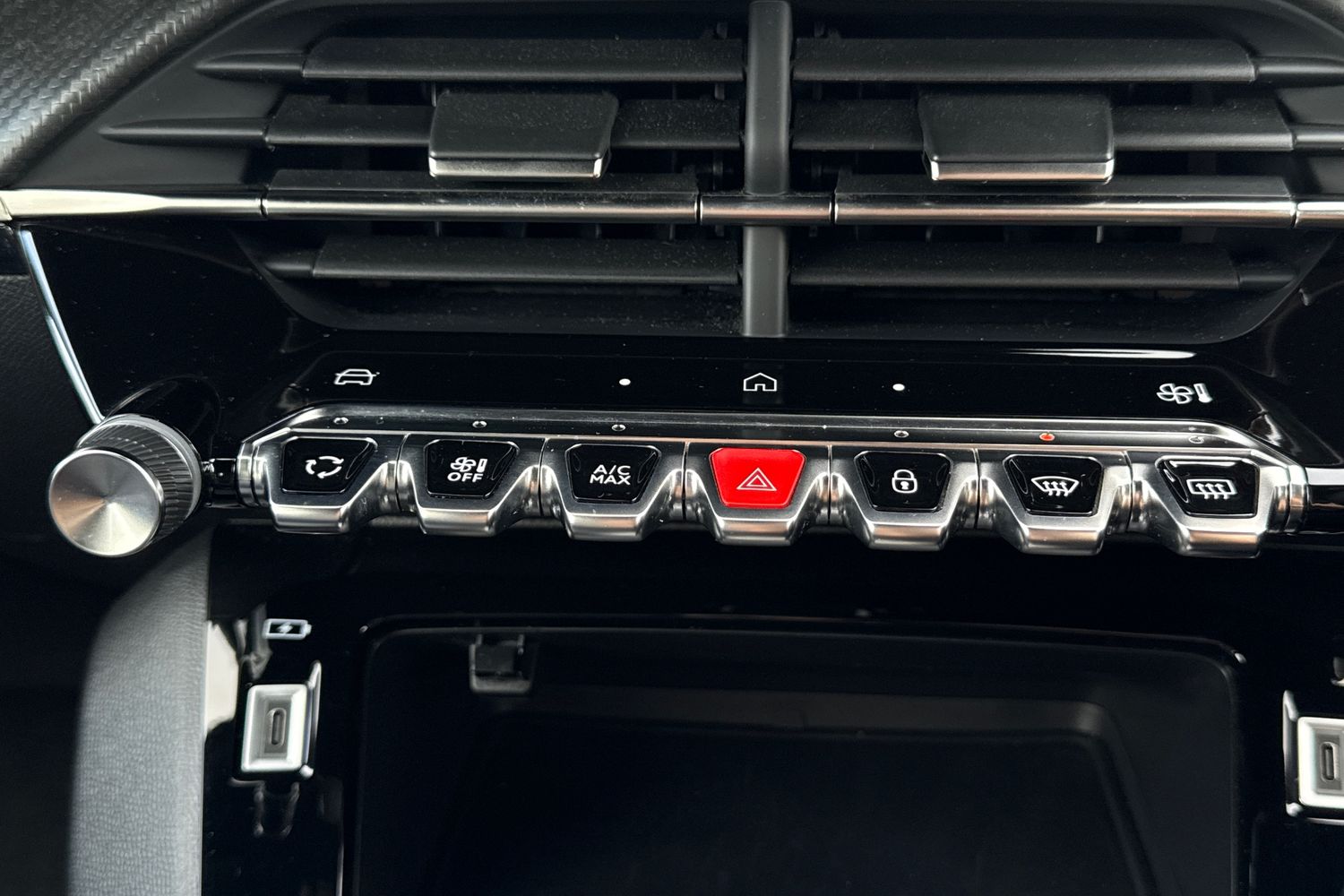 Used Peugeot 2008 2024 for sale - 77654236: Photo 36