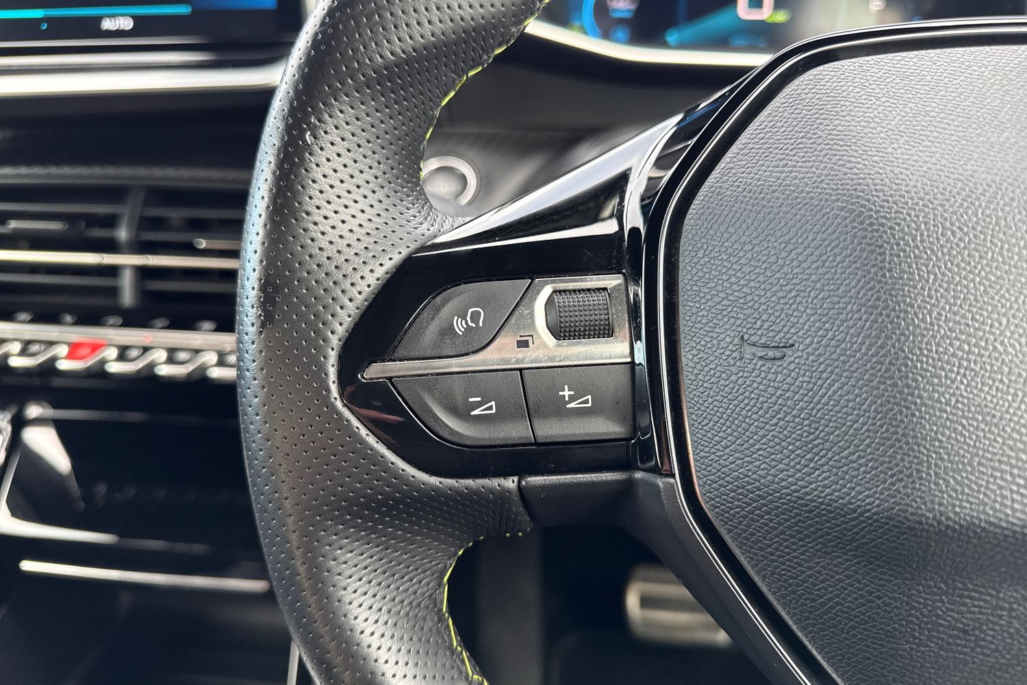 Used Peugeot 2008 2022 for sale - 76805418: Photo 41