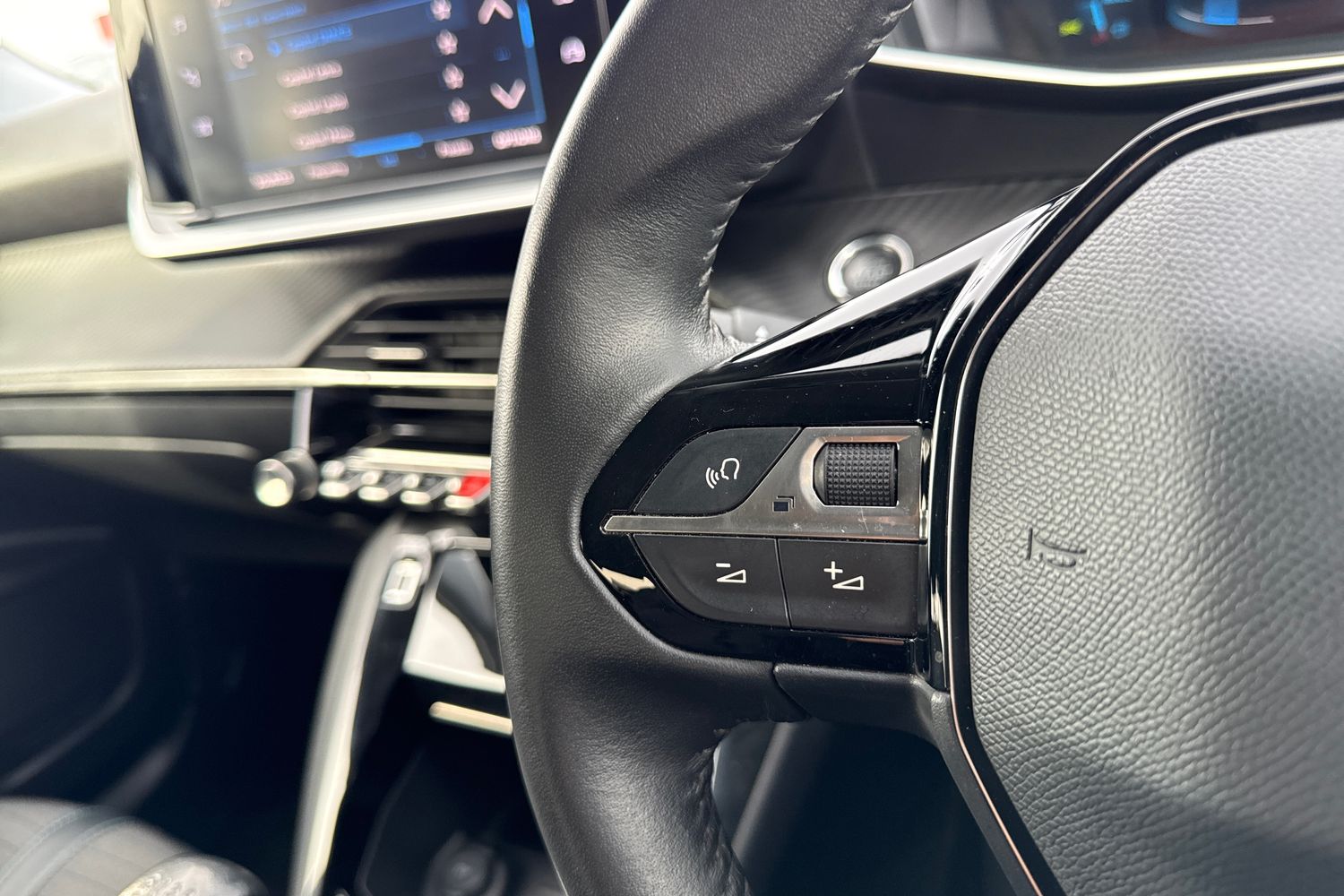 Used Peugeot 2008 2021 for sale - 77582614: Photo 38