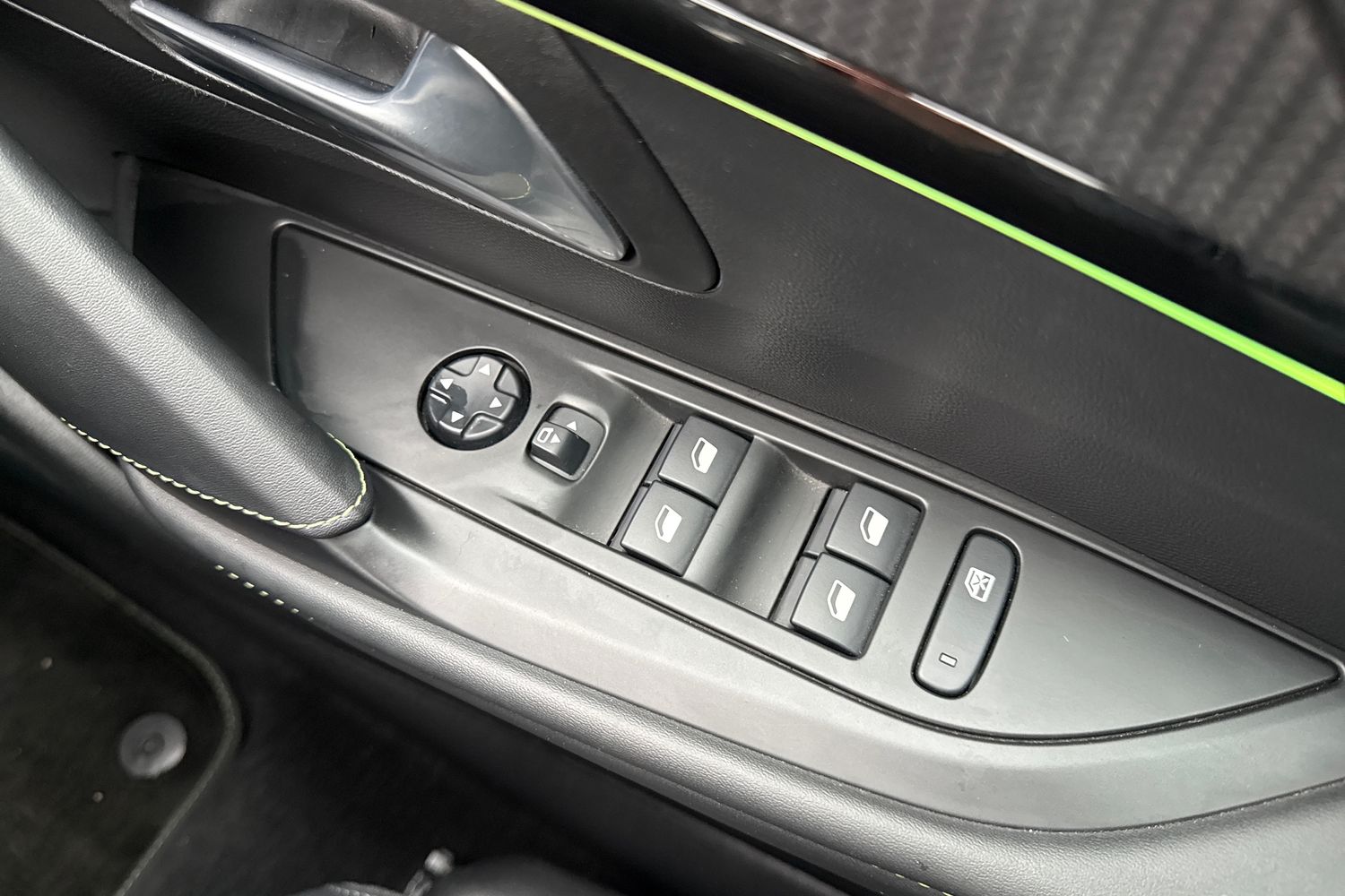 Used Peugeot E-208 2021 for sale - 77444055: Photo 42