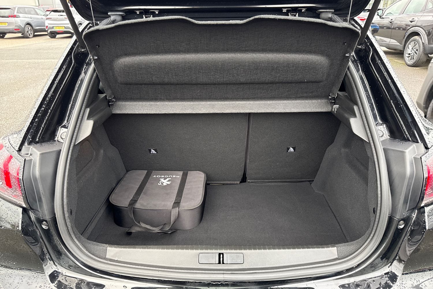 Used Peugeot E-208 2021 for sale - 77444055: Photo 6