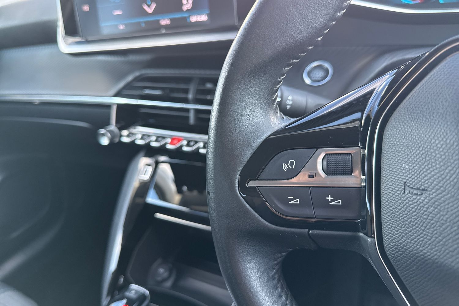 Used Peugeot E-208 2021 for sale - 76789677: Photo 39