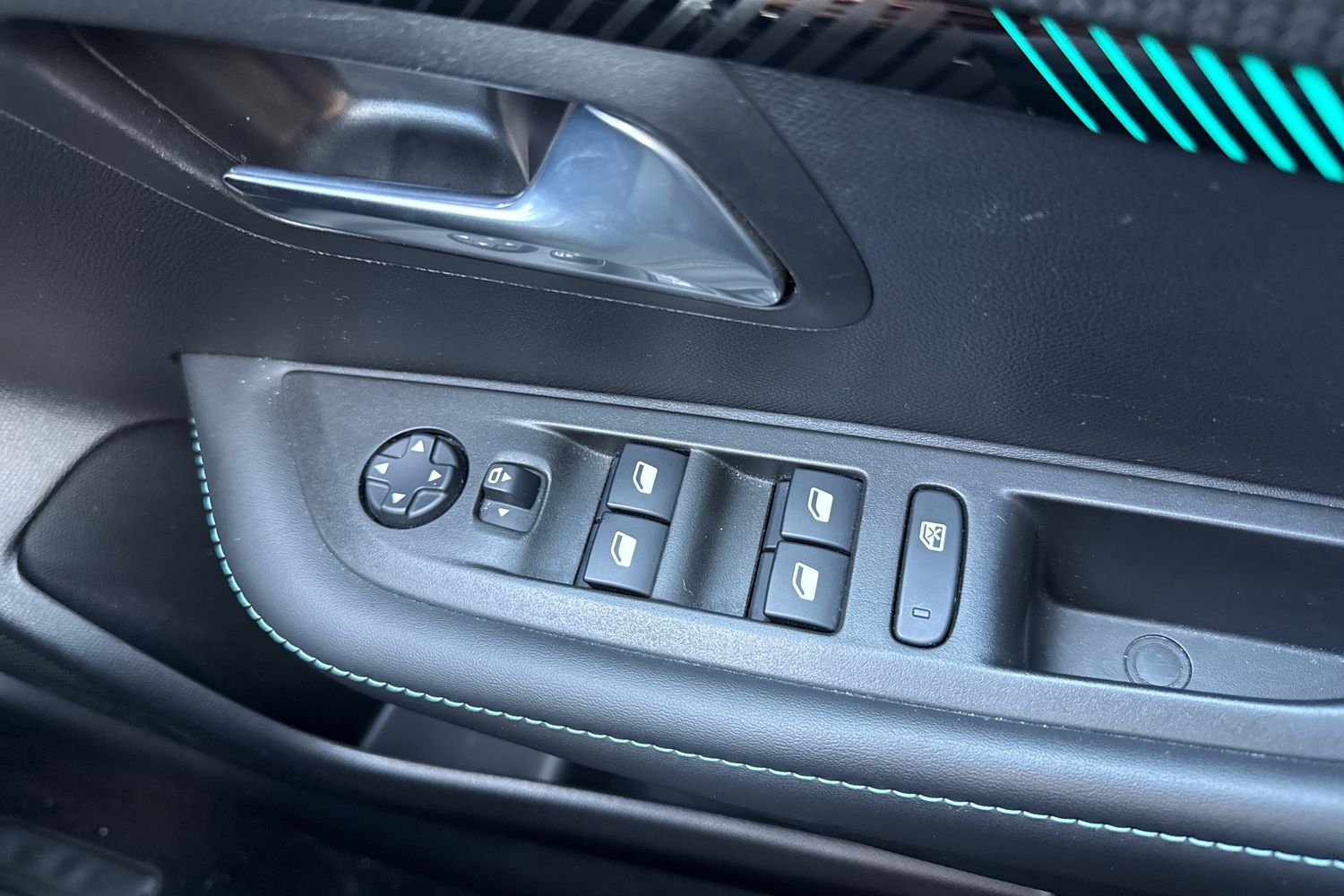 Used Peugeot E-208 2021 for sale - 76789677: Photo 41