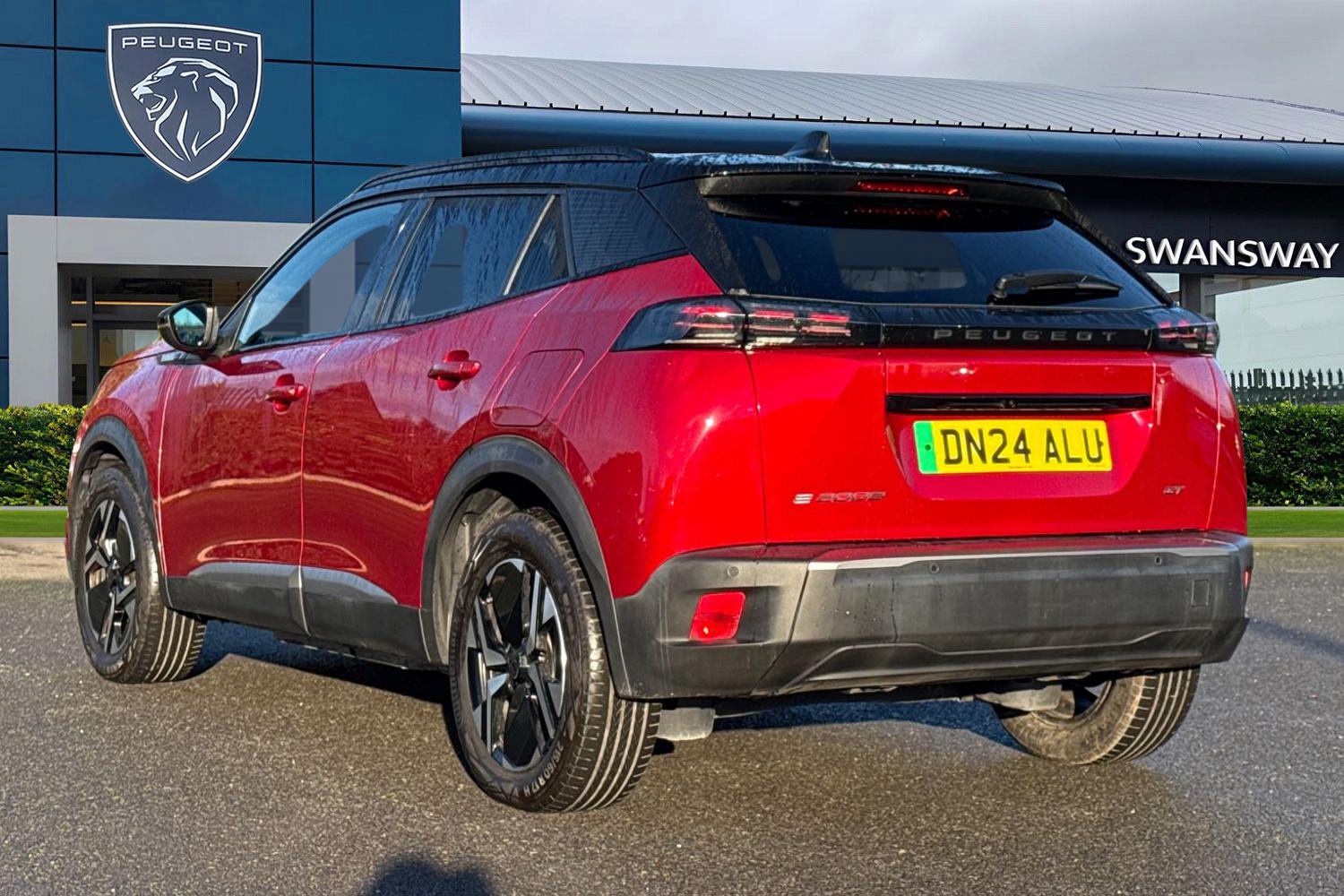 Used Peugeot 2008 2024 for sale - 76805456: Photo 2