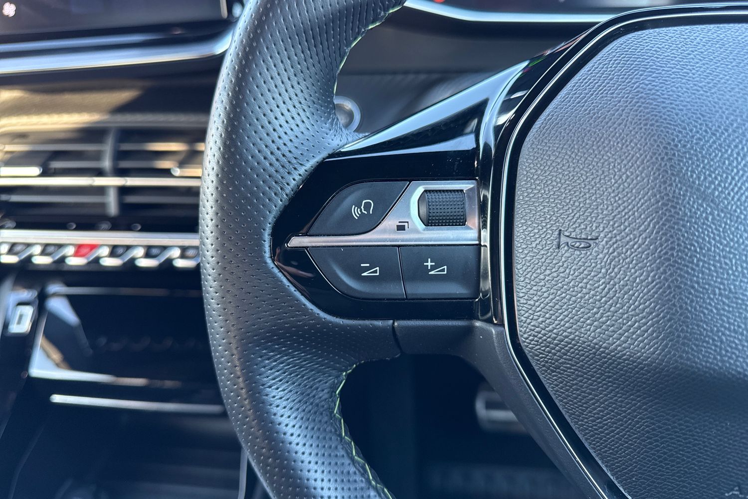 Used Peugeot 2008 2024 for sale - 76805456: Photo 38