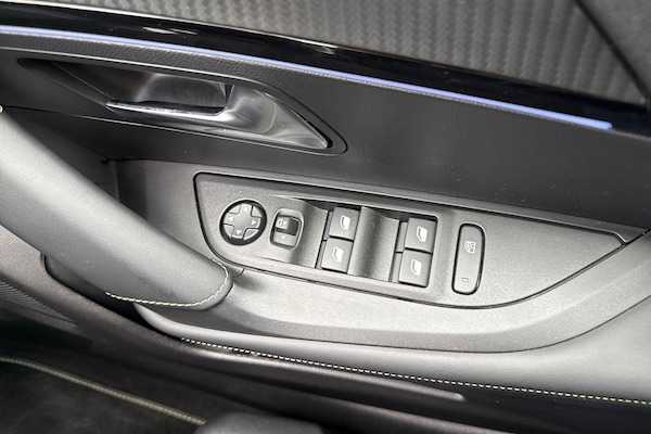 Used Peugeot 2008 2025 for sale - 76232566: Photo 42