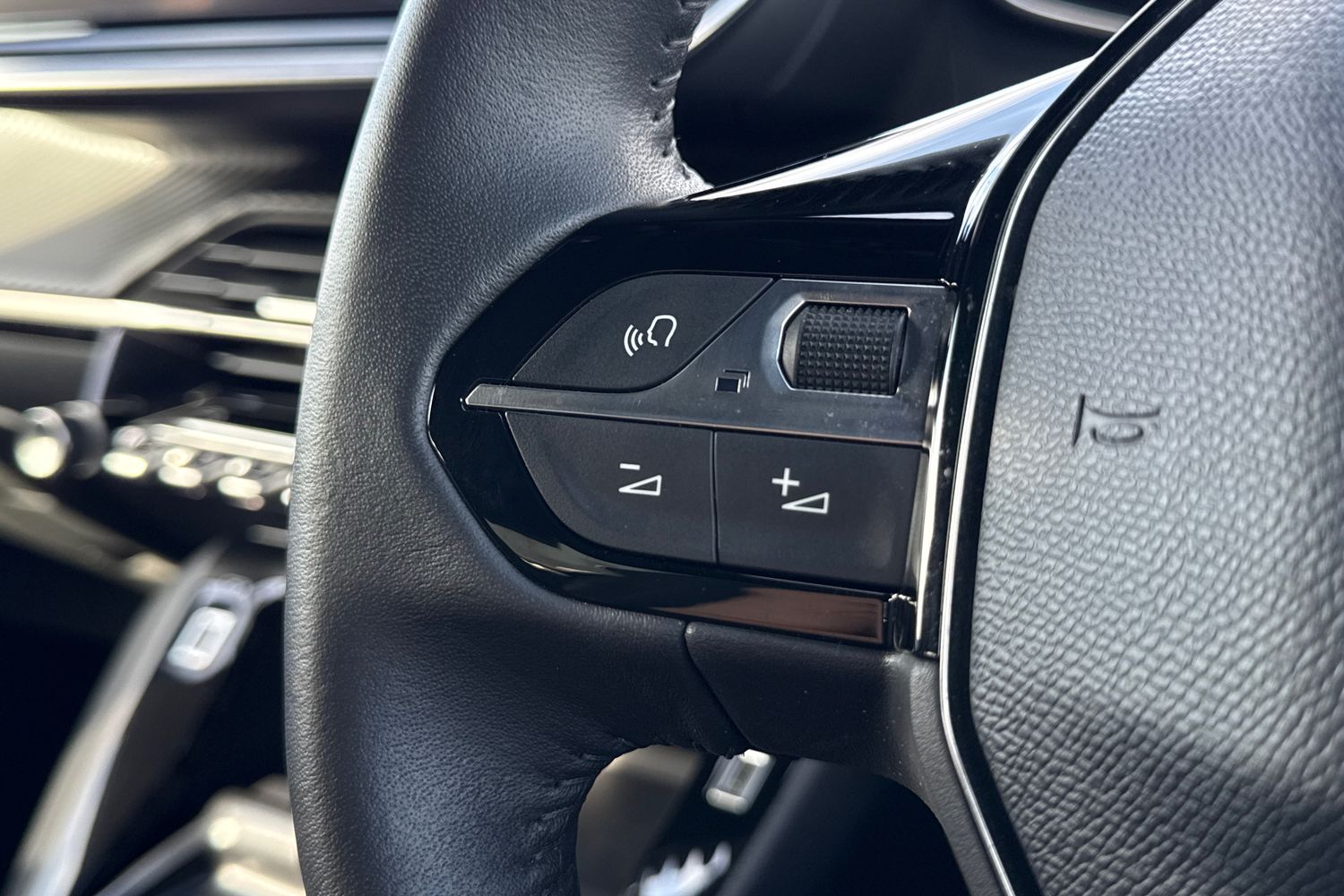 Used Peugeot 2008 2024 for sale - 77661709: Photo 35