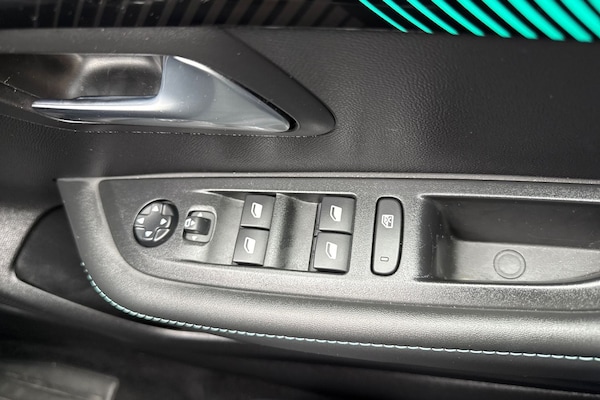 Used Peugeot E-208 2024 for sale - 76274678: Photo 41