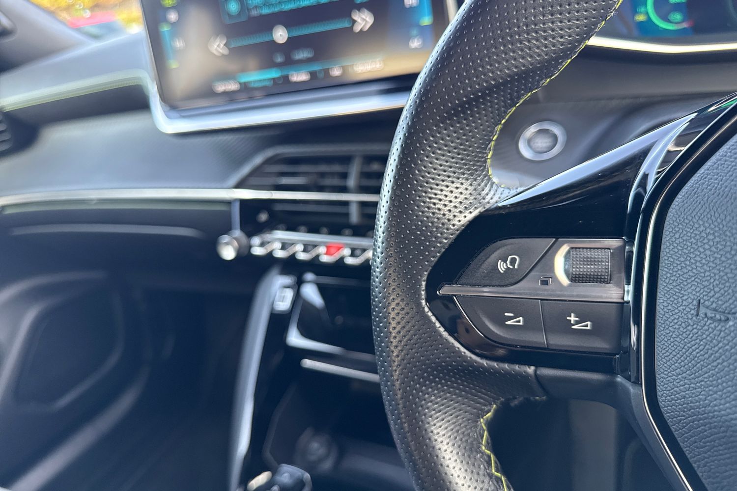 Used Peugeot 2008 2021 for sale - 76411703: Photo 38