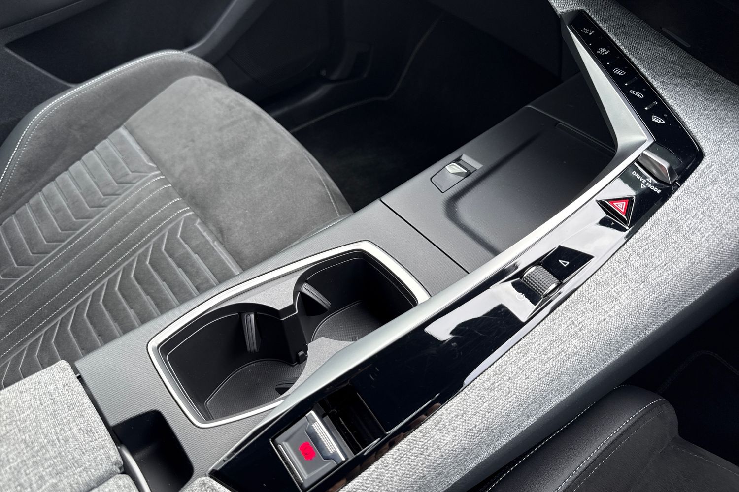 Used Peugeot E-3008 2024 for sale - 76194079: Photo 22