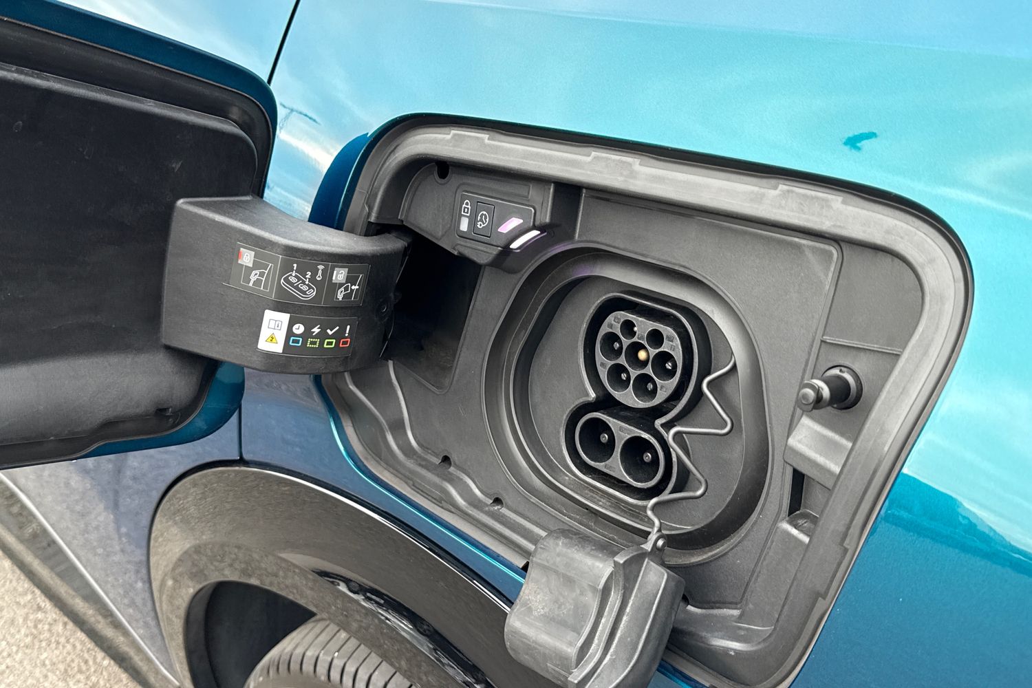 Used Peugeot E-3008 2024 for sale - 76194079: Photo 34