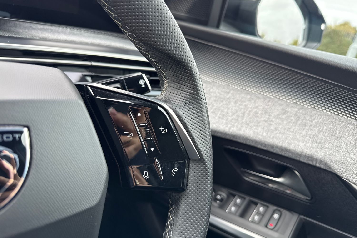 Used Peugeot E-3008 2024 for sale - 76194079: Photo 39