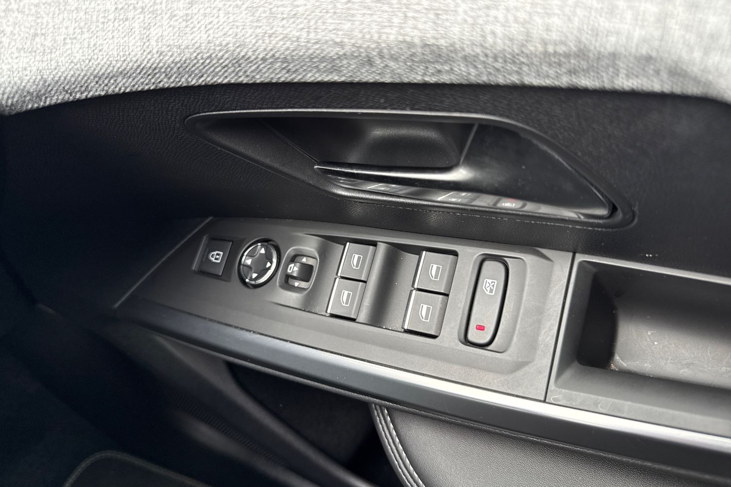 Used Peugeot E-3008 2024 for sale - 76194079: Photo 40