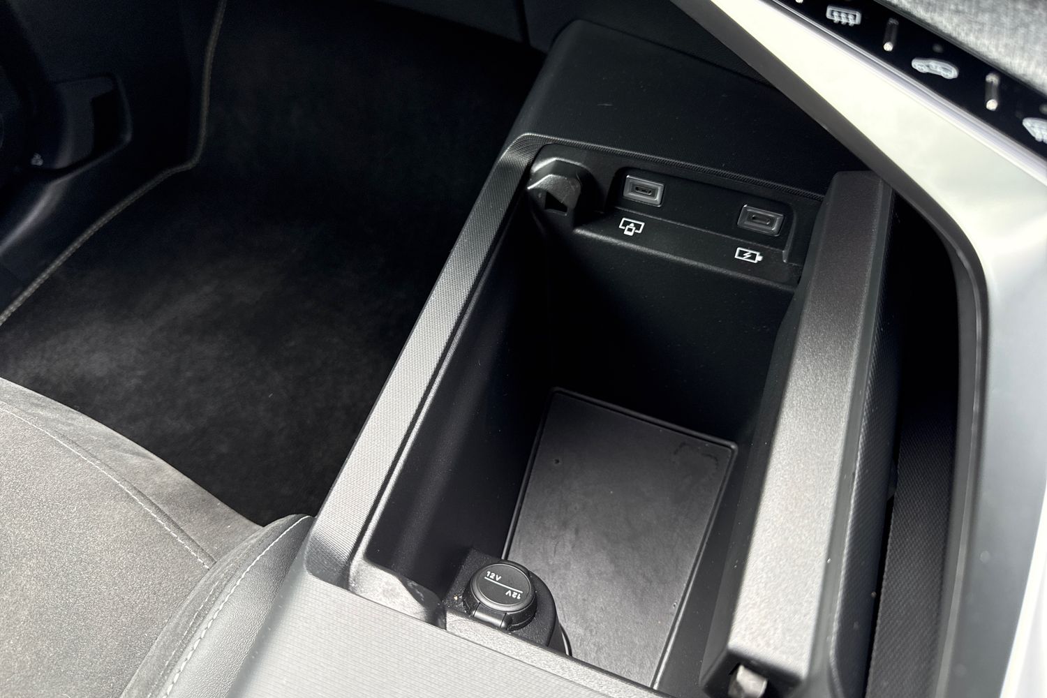 Used Peugeot E-3008 2024 for sale - 76194079: Photo 54