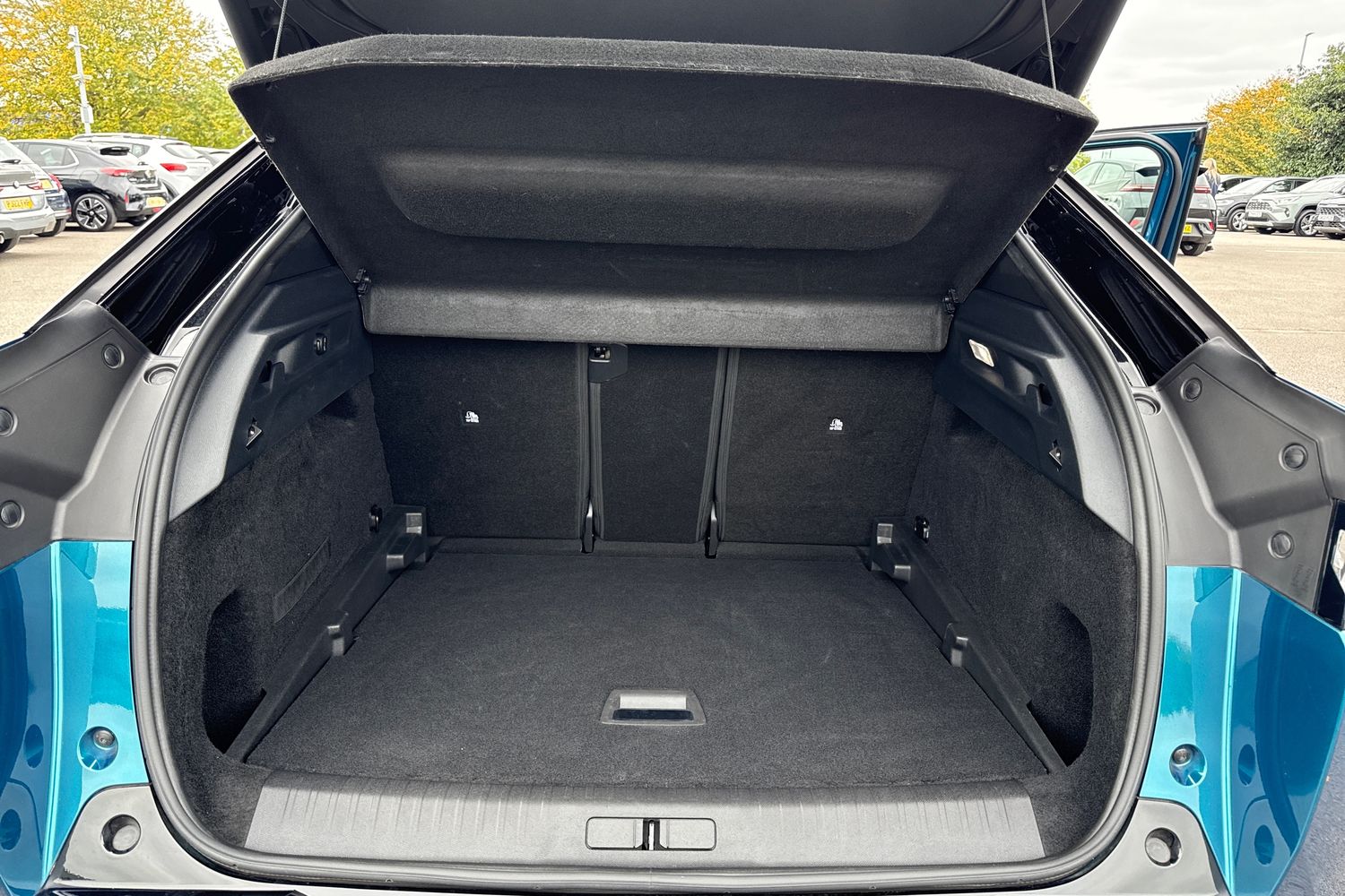 Used Peugeot E-3008 2024 for sale - 76194079: Photo 6