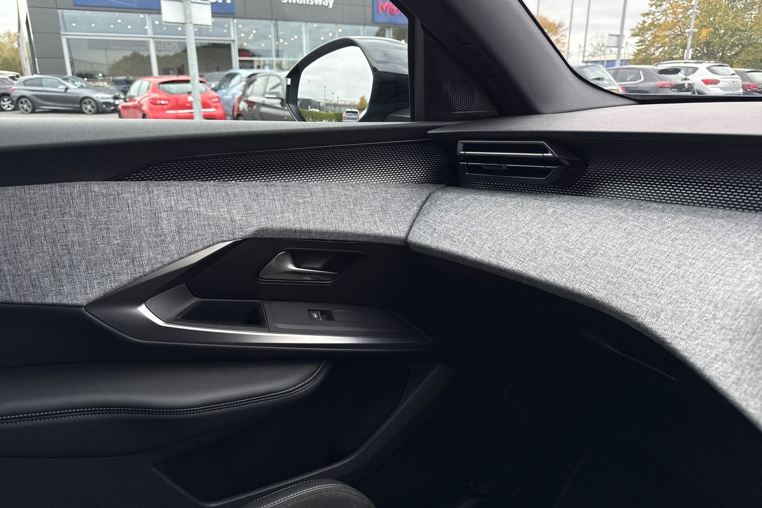 Used Peugeot E-3008 2024 for sale - 76194079: Photo 60