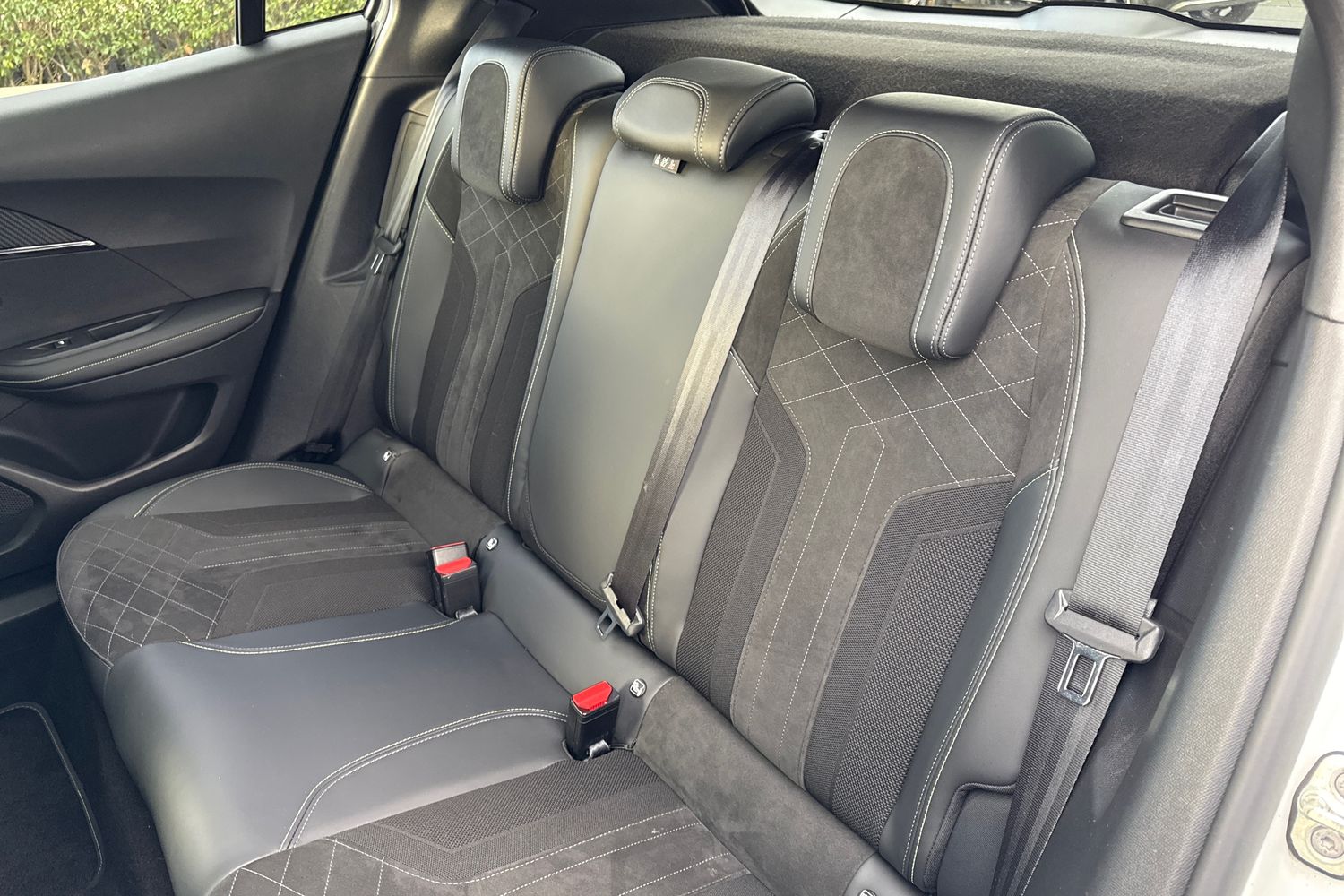 Used Peugeot E-2008 2022 for sale - 76902550: Photo 14