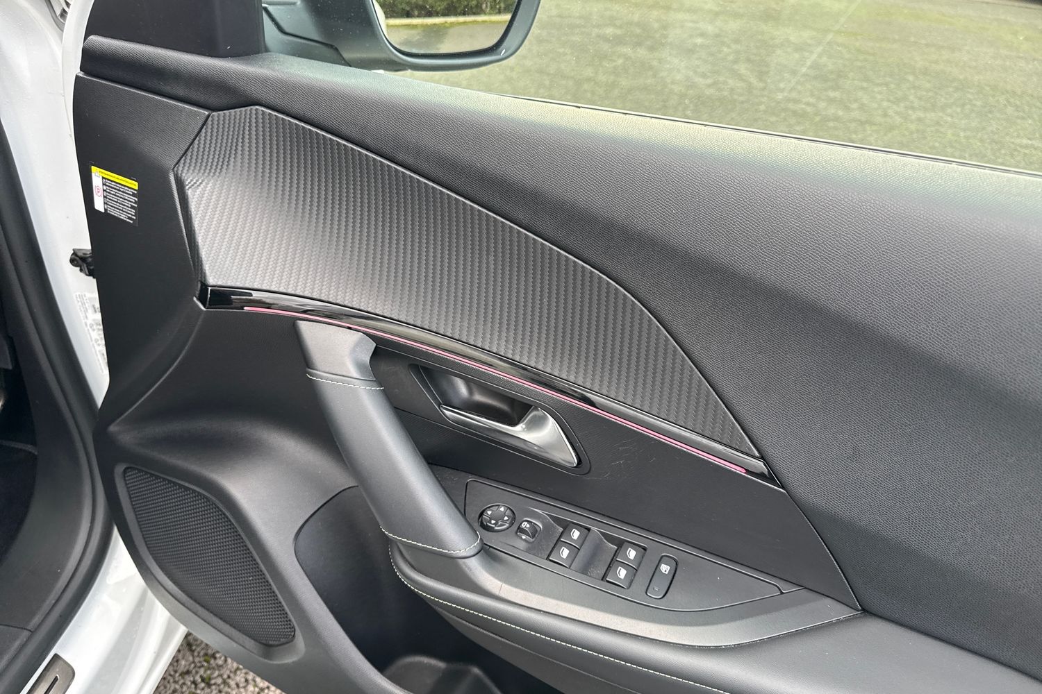 Used Peugeot E-2008 2022 for sale - 76902550: Photo 18