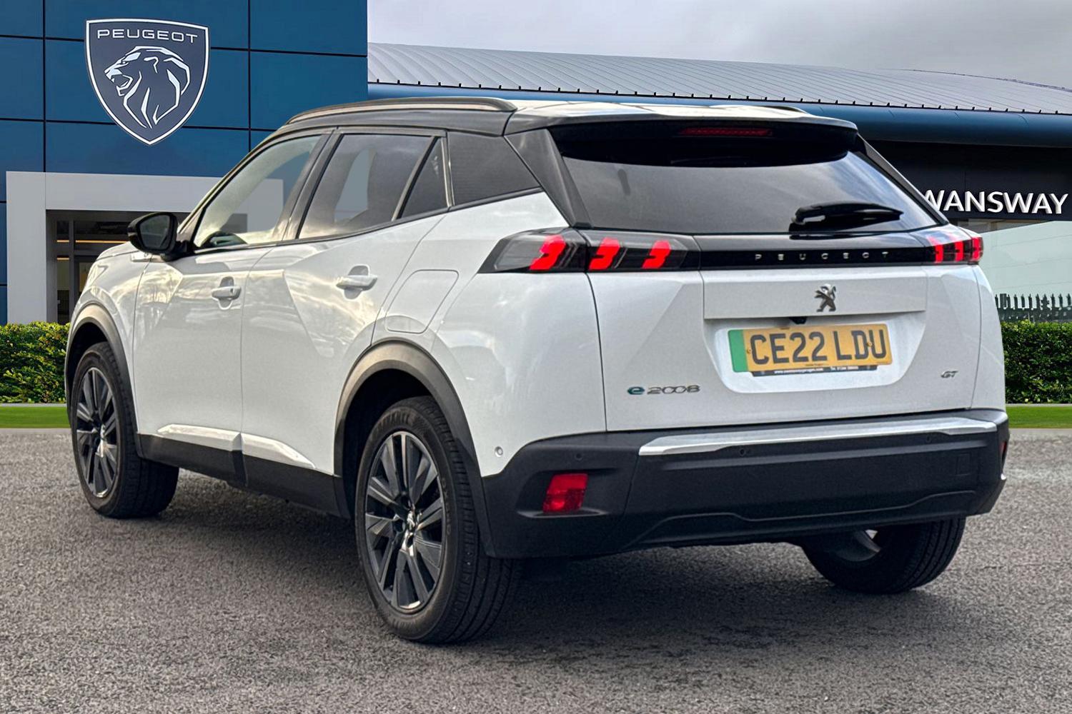 Used Peugeot E-2008 2022 for sale - 76902550: Photo 2