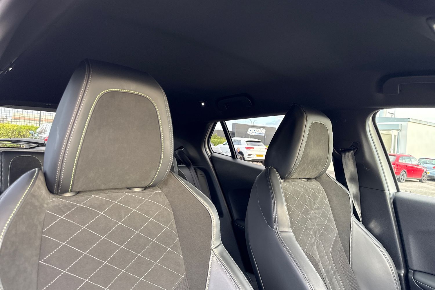 Used Peugeot E-2008 2022 for sale - 76902550: Photo 21