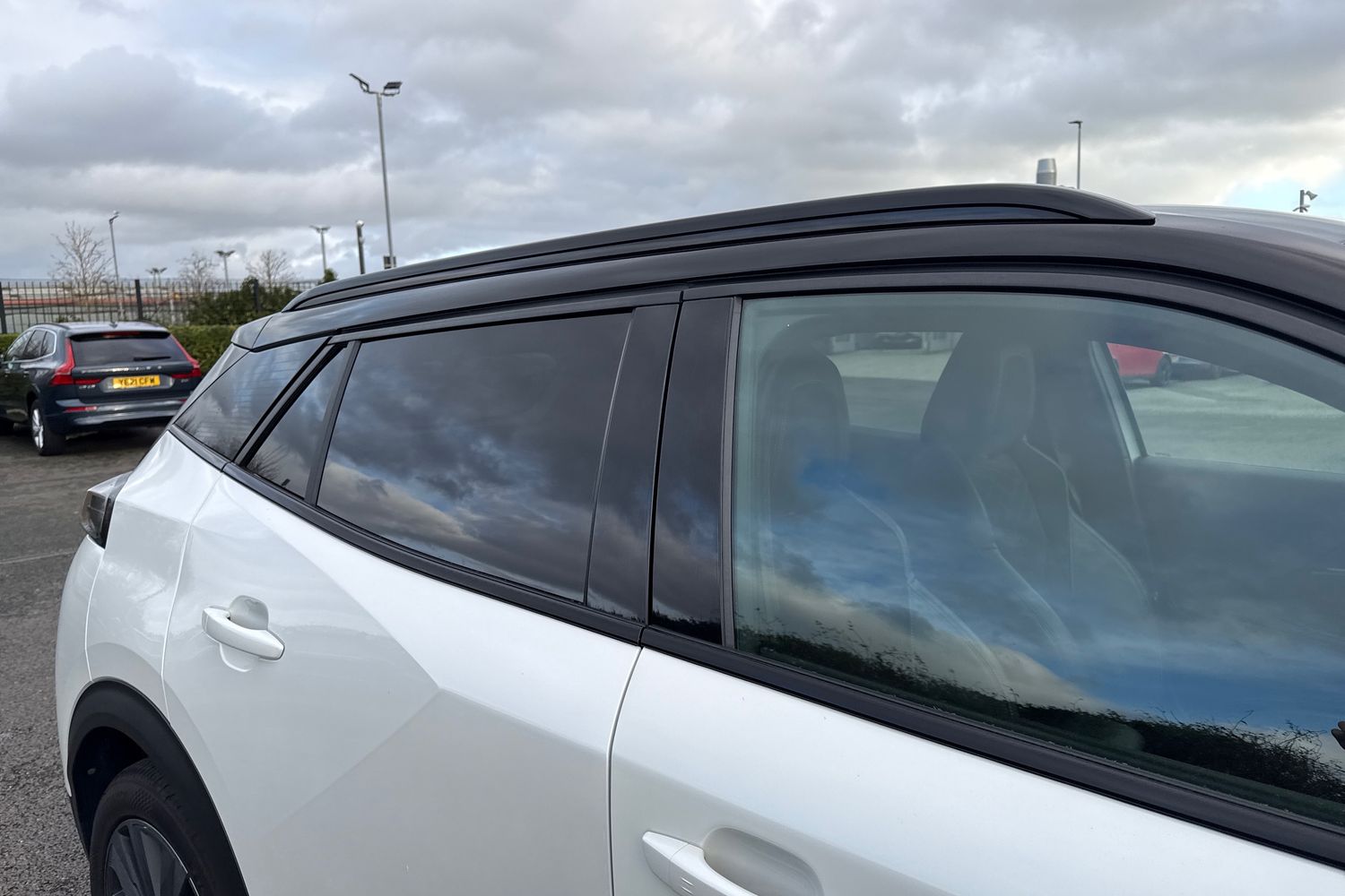 Used Peugeot E-2008 2022 for sale - 76902550: Photo 37