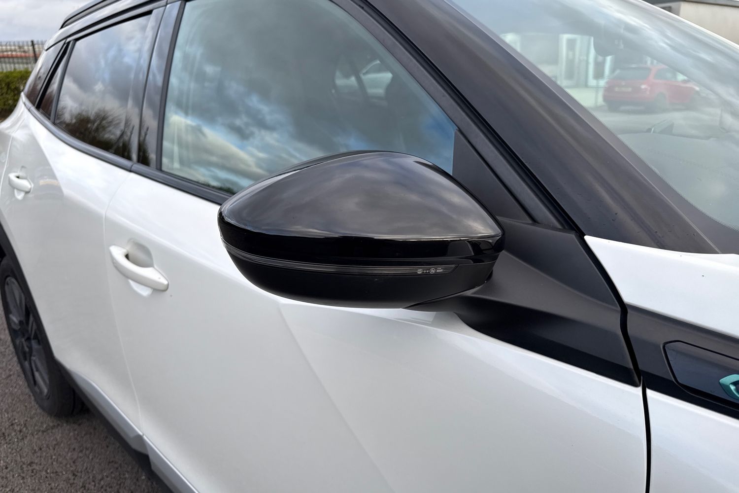 Used Peugeot E-2008 2022 for sale - 76902550: Photo 38