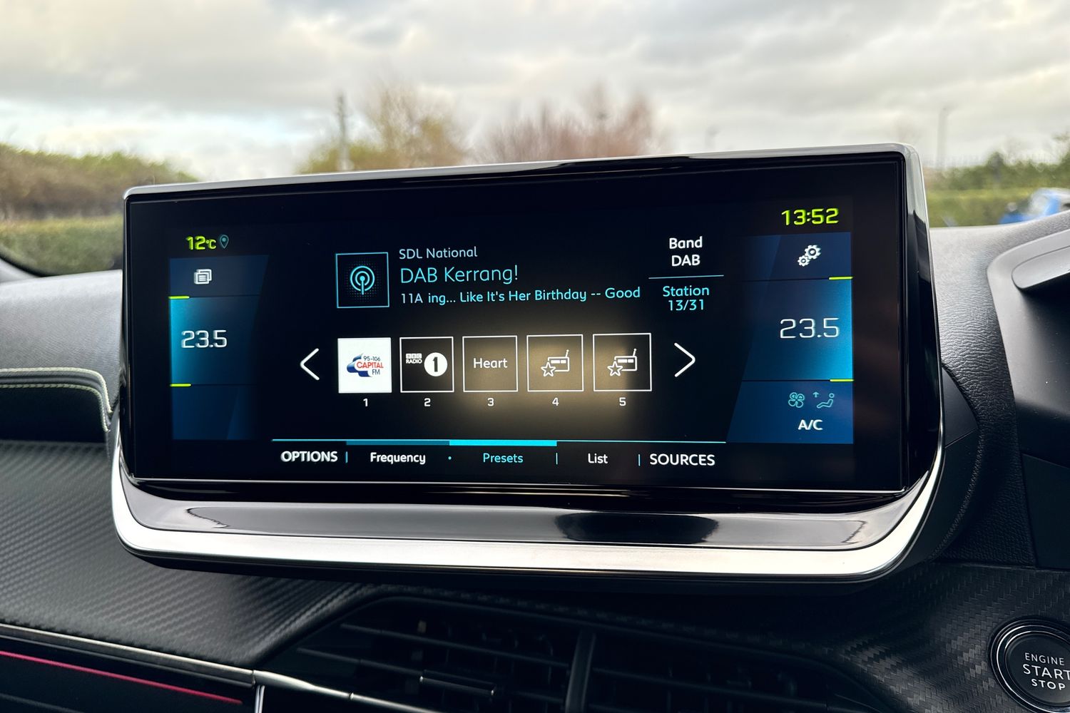 Used Peugeot E-2008 2022 for sale - 76902550: Photo 45