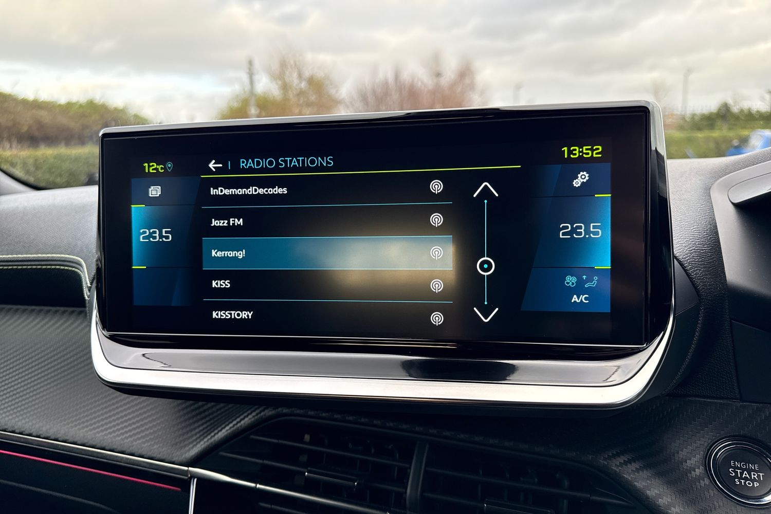 Used Peugeot E-2008 2022 for sale - 76902550: Photo 46