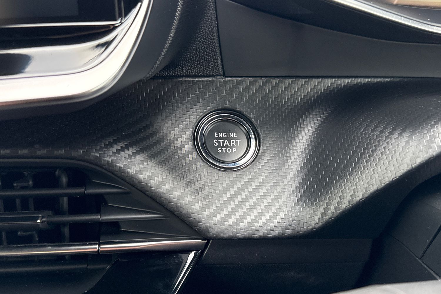 Used Peugeot E-2008 2022 for sale - 76902550: Photo 55