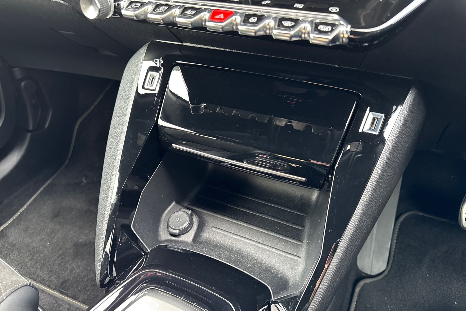 Used Peugeot E-2008 2022 for sale - 76902550: Photo 57