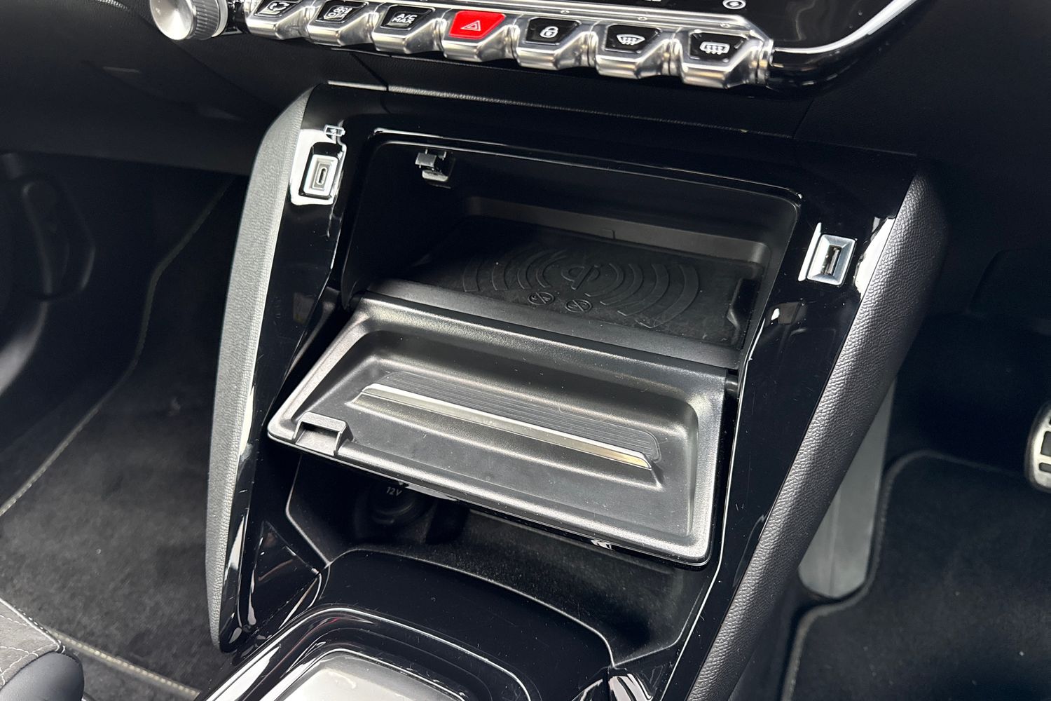 Used Peugeot E-2008 2022 for sale - 76902550: Photo 58