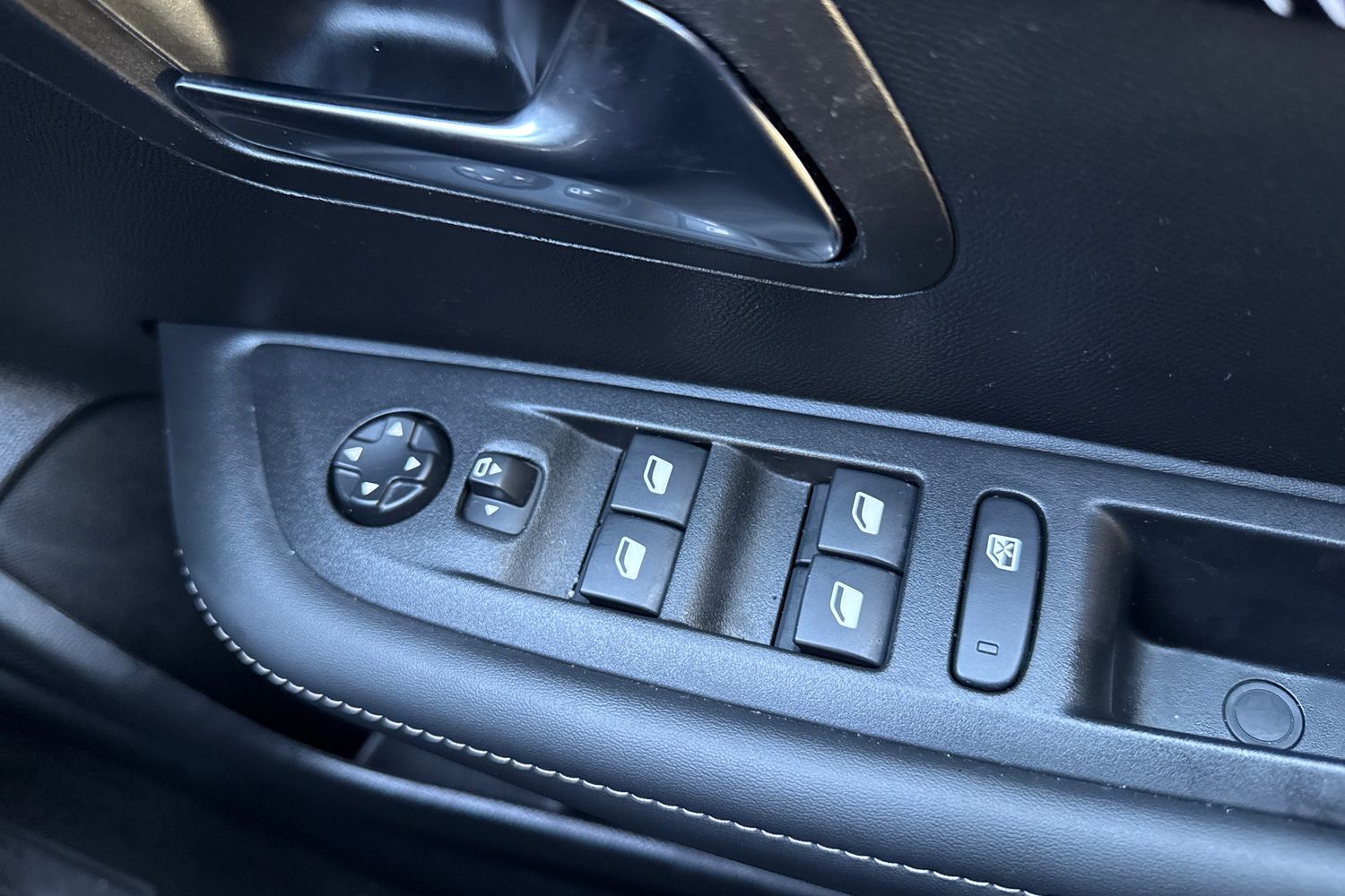 Used Peugeot E-208 2024 for sale - 76902519: Photo 39