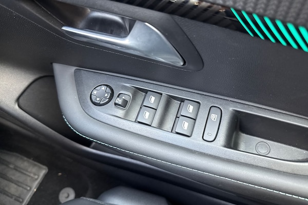 Used Peugeot E-208 2024 for sale - 76207049: Photo 42
