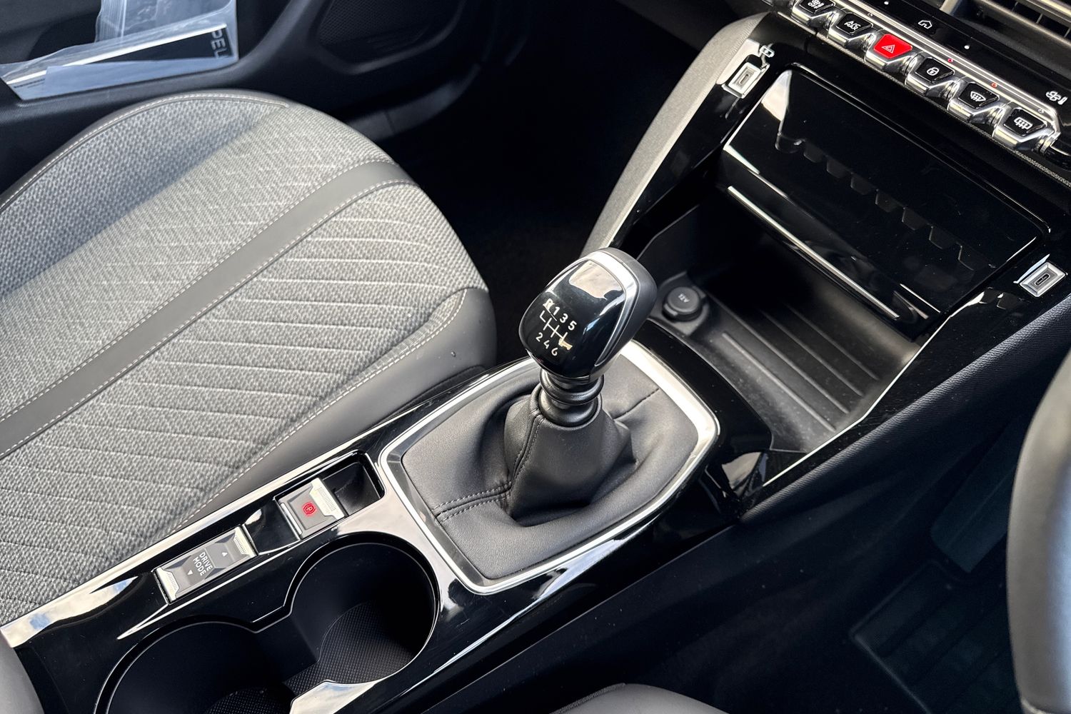 Used Peugeot 2008 2024 for sale - 76805364: Photo 57