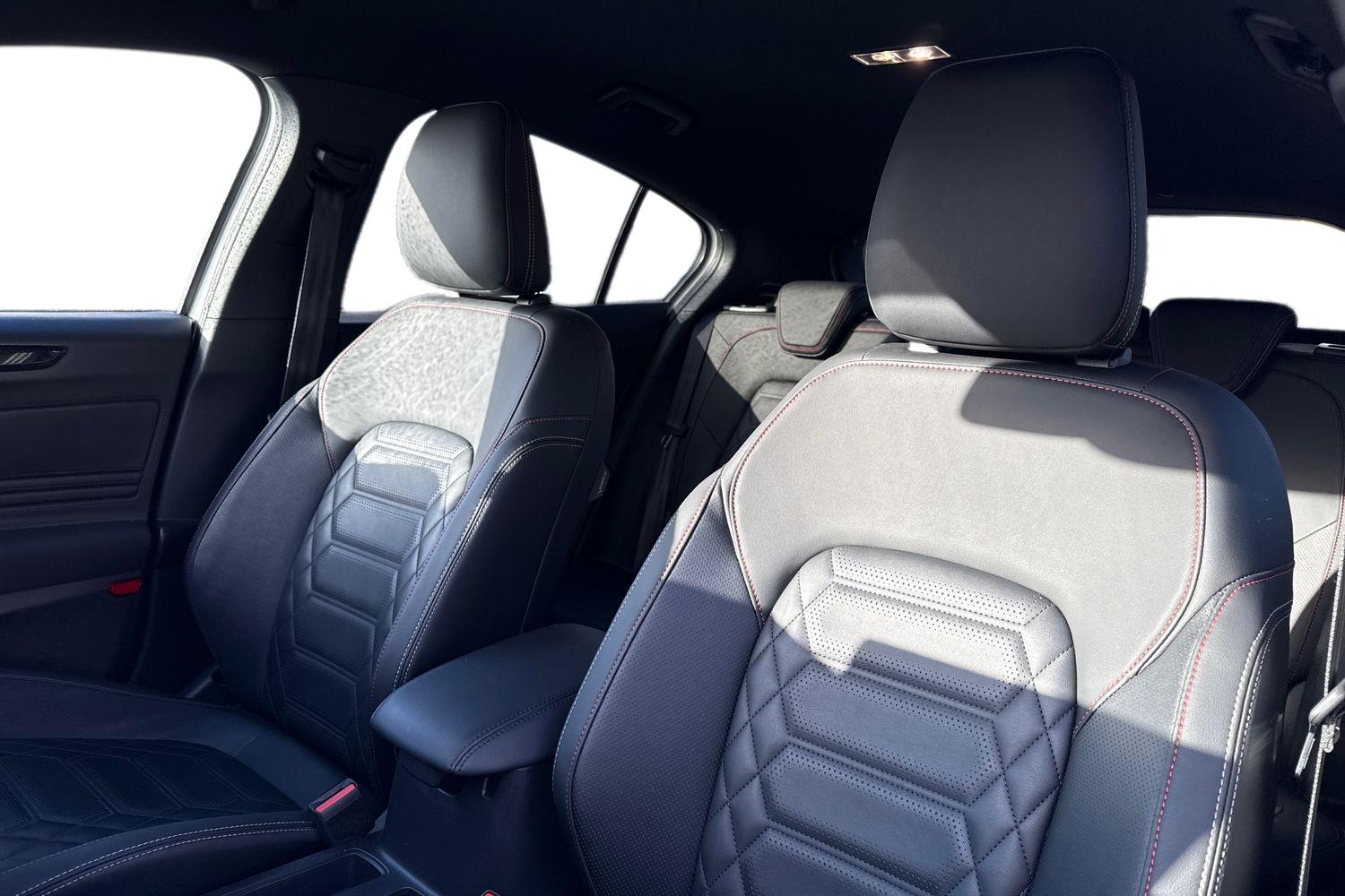 Used Ford Focus 2023 for sale - 76368680: Photo 16