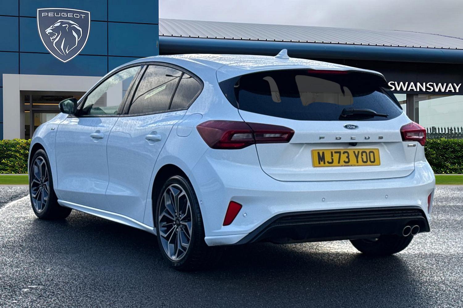 Used Ford Focus 2023 for sale - 76368680: Photo 2