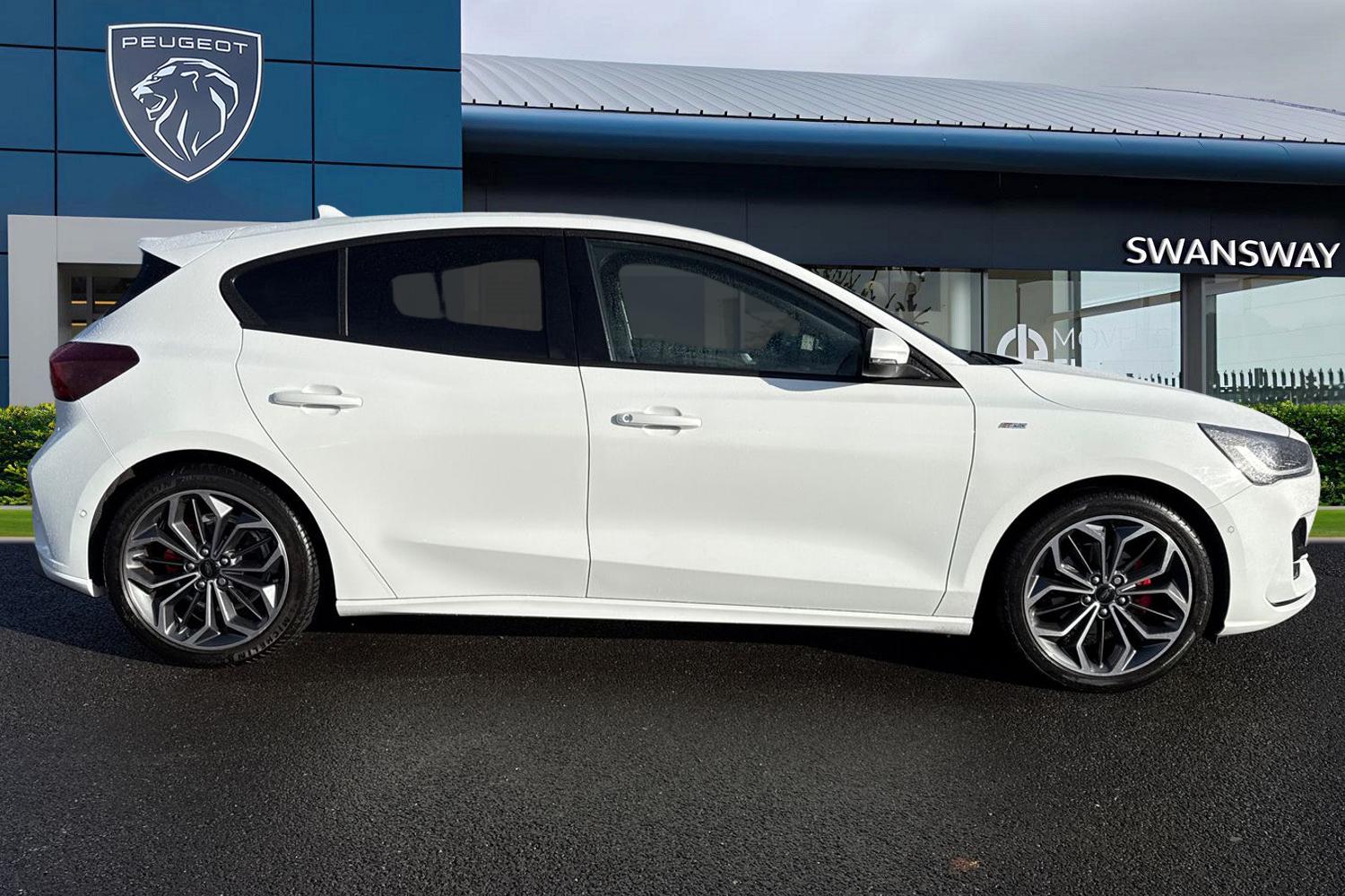 Used Ford Focus 2023 for sale - 76368680: Photo 3