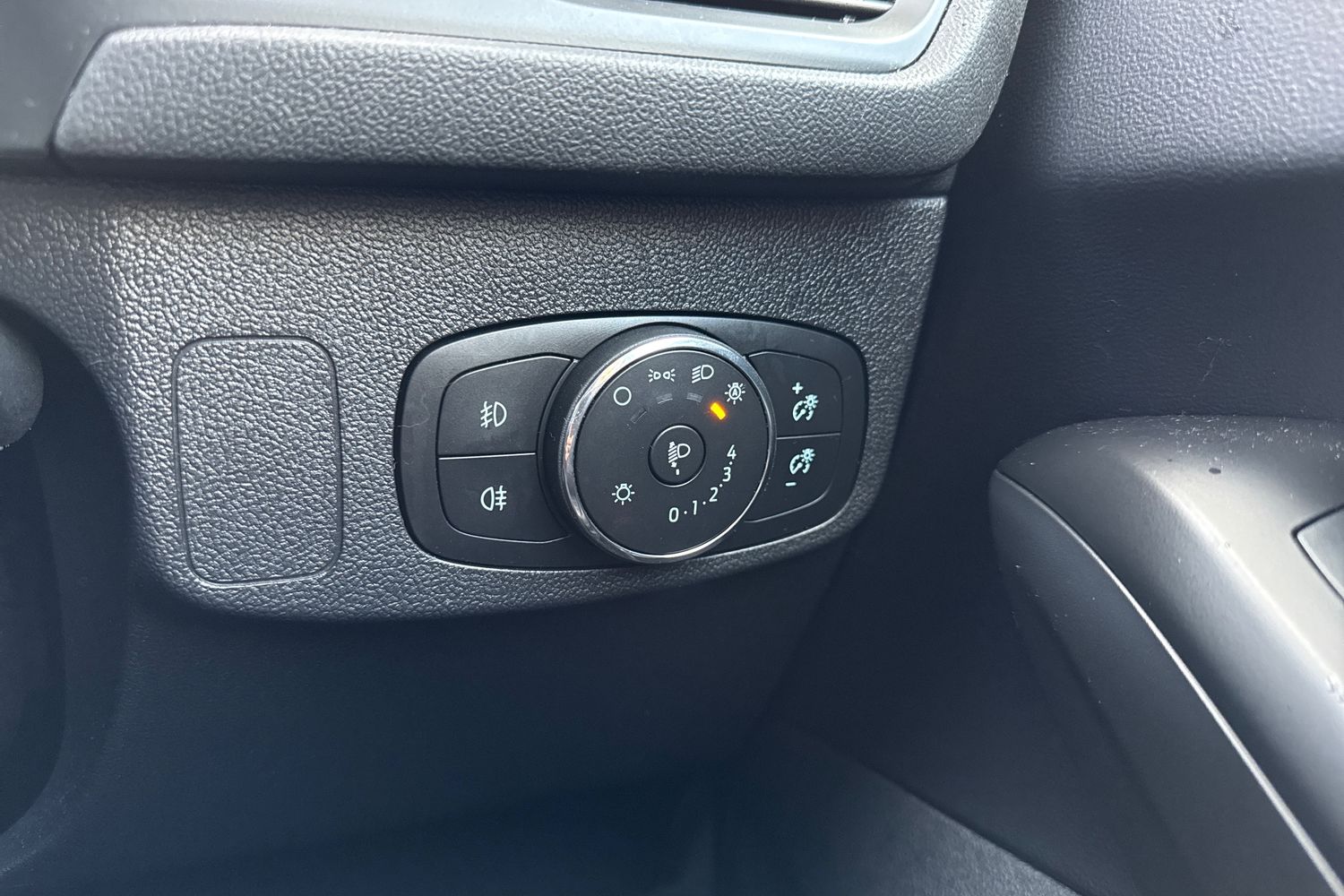 Used Ford Focus 2023 for sale - 76368680: Photo 30