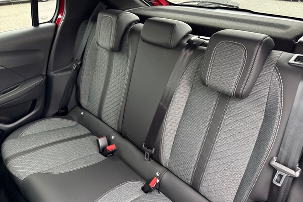Used Peugeot E-208 2025 for sale - 76158272: Photo 18