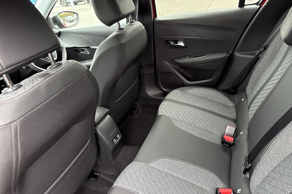 Used Peugeot E-208 2025 for sale - 76158272: Photo 35