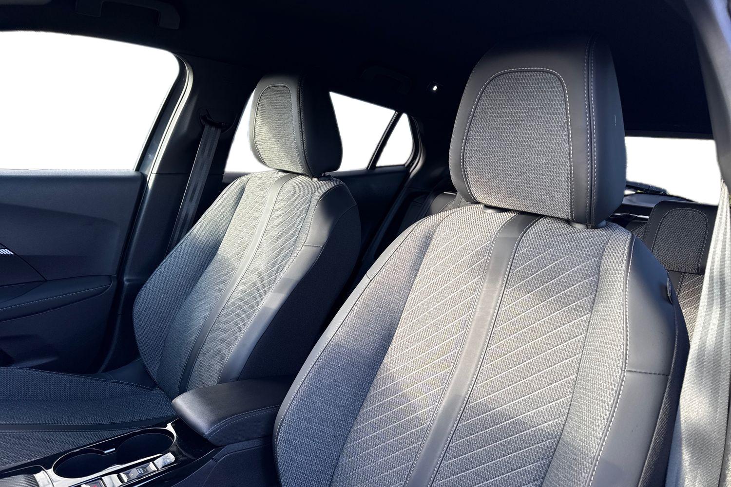 Used Peugeot 2008 2024 for sale - 76636899: Photo 15