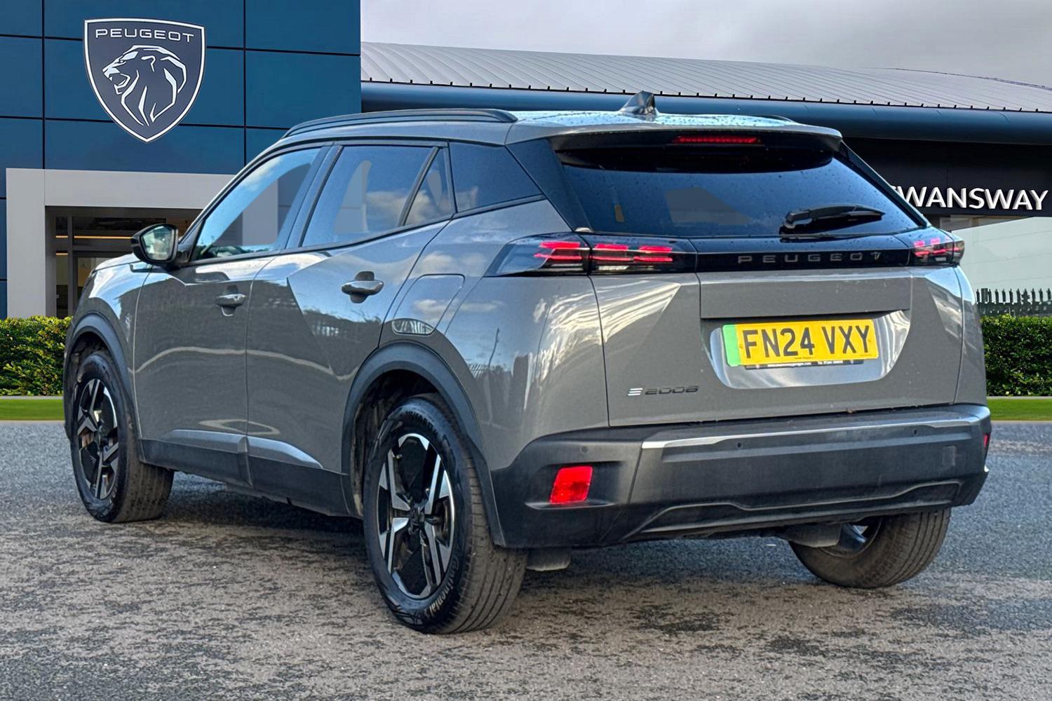 Used Peugeot 2008 2024 for sale - 76636899: Photo 2