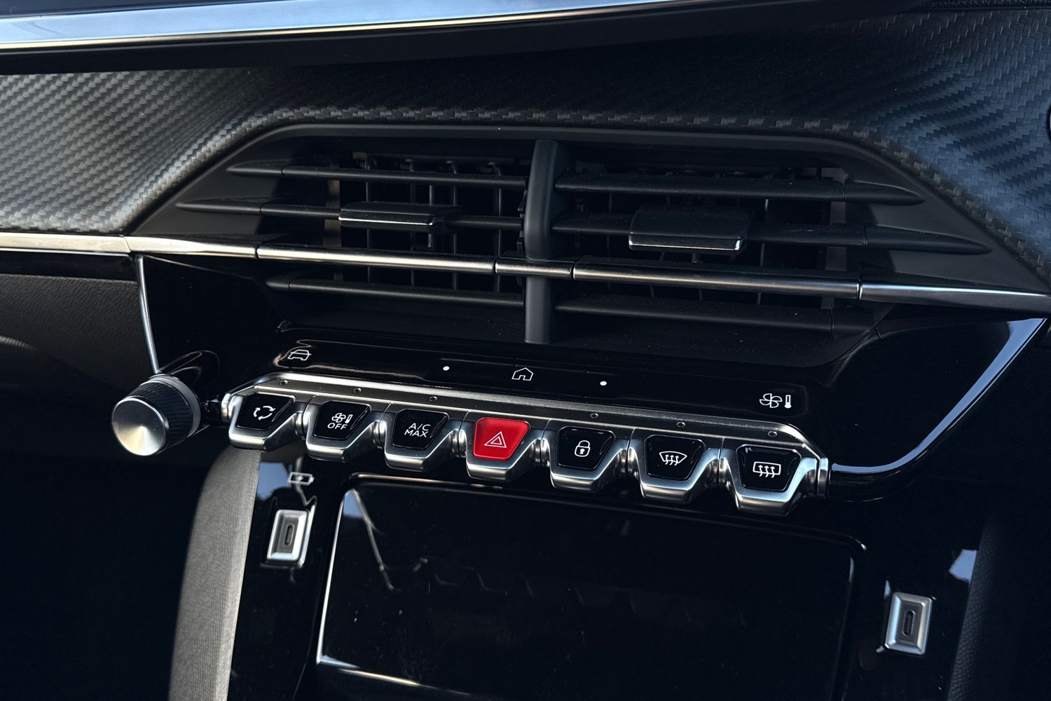 Used Peugeot 2008 2024 for sale - 76636899: Photo 54