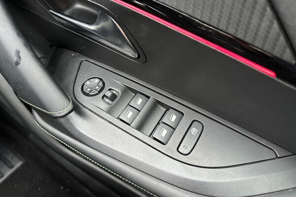 Used Peugeot 2008 2023 for sale - 76164710: Photo 41